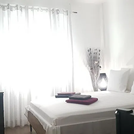 Les Pieds Dans L'eau * ניס