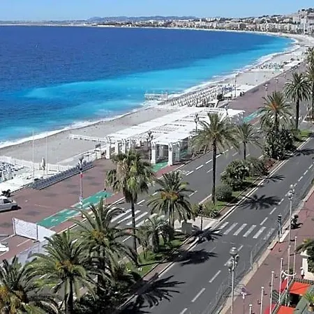 Les Pieds Dans L'eau Nice