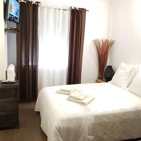 Les Pieds Dans L'eau Alojamento de Acomodação e Pequeno-almoço *