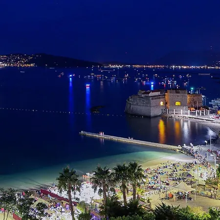 Alojamento de Acomodação e Pequeno-almoço Les Pieds Dans L'eau Nice