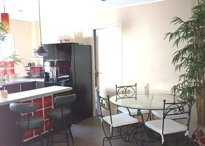 Les Pieds Dans L'eau * Nicea